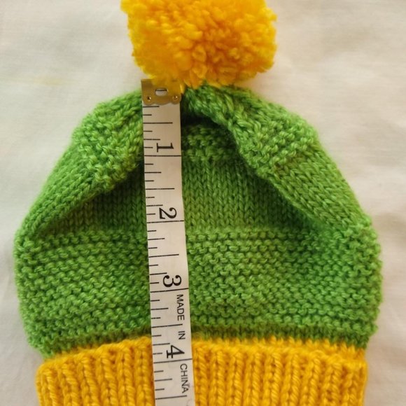 Packer Fans!!! HandKnit Baby Cap Green and Yellow W/PomPom 0-3 Mon Infant Beanie - Picture 2 of 3